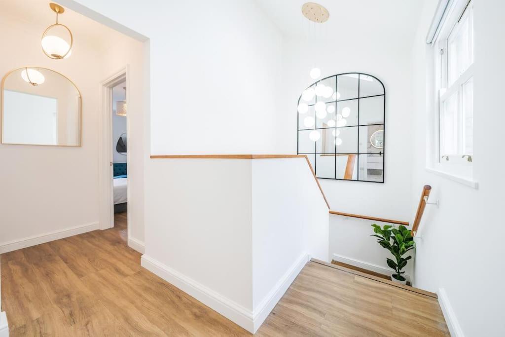 House 10 Mins To Tower Bridge Hot Tub & Parking Villa London Eksteriør bilde