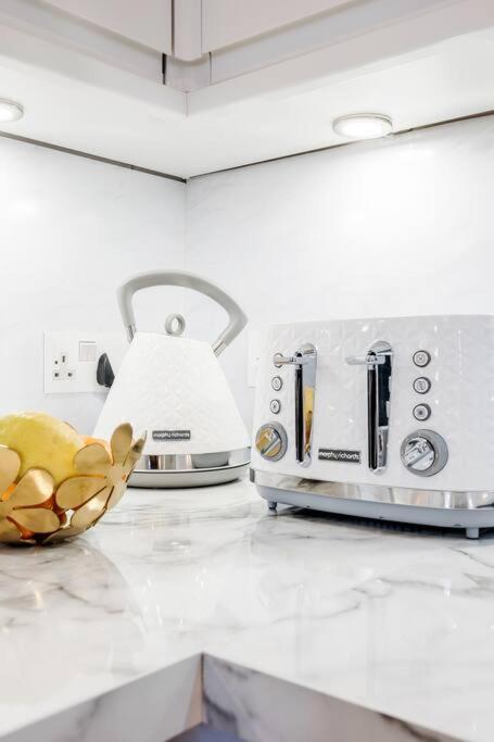 House 10 Mins To Tower Bridge Hot Tub & Parking Villa London Eksteriør bilde