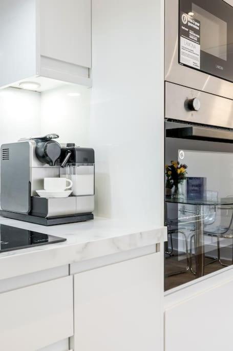 House 10 Mins To Tower Bridge Hot Tub & Parking Villa London Eksteriør bilde